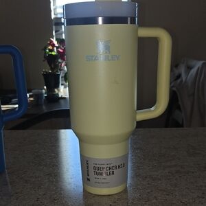 Stanley Lemon Tumbler with Handle 40oz